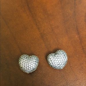 Authentic Pandora clips